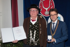 Heinz Riedlbeck mit OB Hartmann